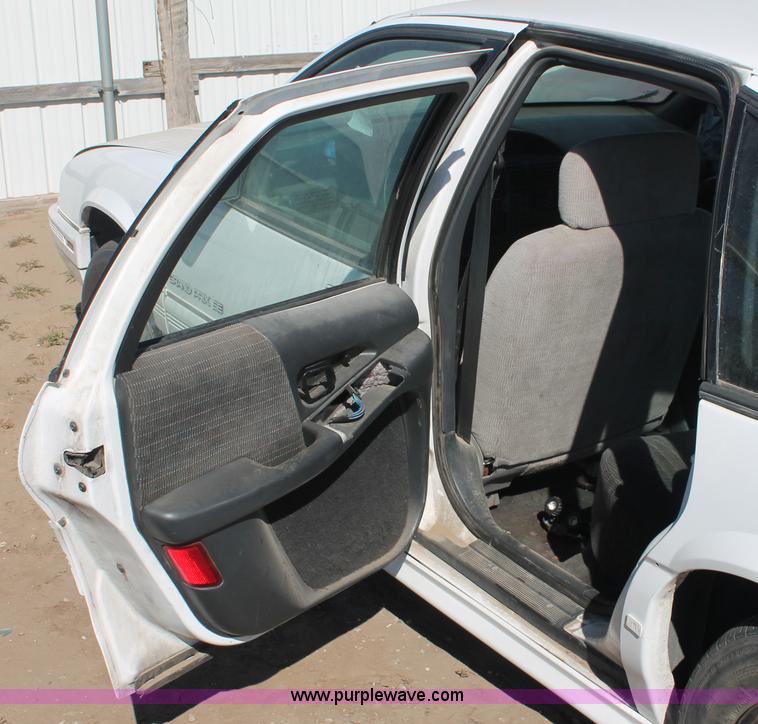 image for item V9102 1996 Pontiac Grand Prix SE