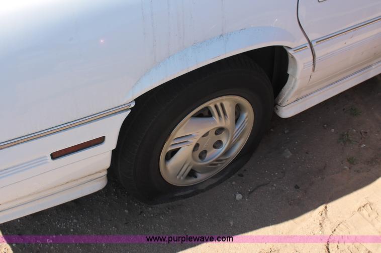 image for item V9102 1996 Pontiac Grand Prix SE