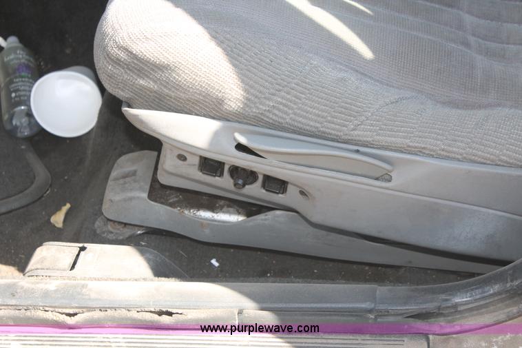 image for item V9102 1996 Pontiac Grand Prix SE