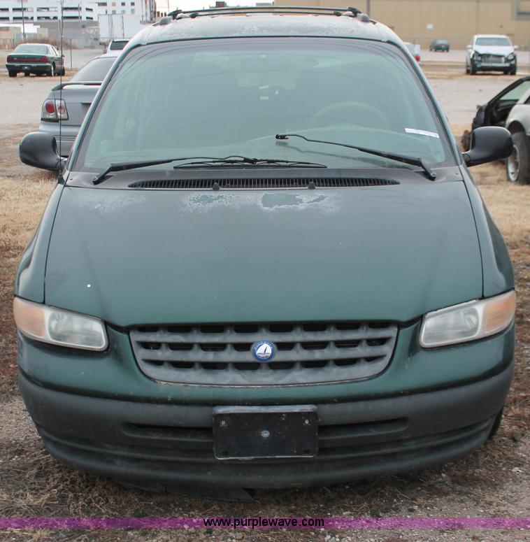 image for item V9215 1996 Plymouth Grand Voyager SE van