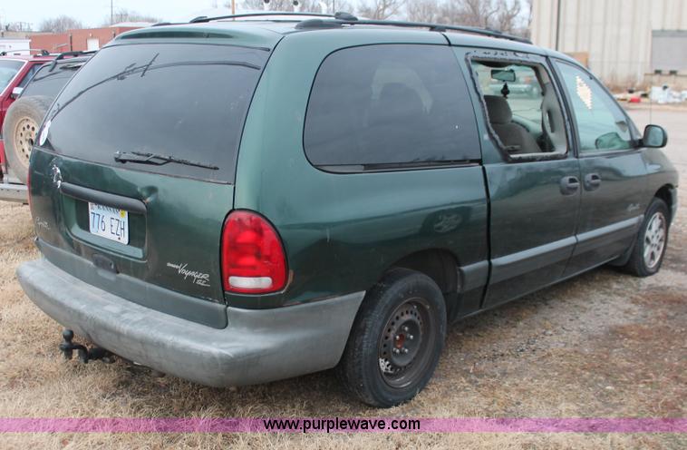 image for item V9215 1996 Plymouth Grand Voyager SE van