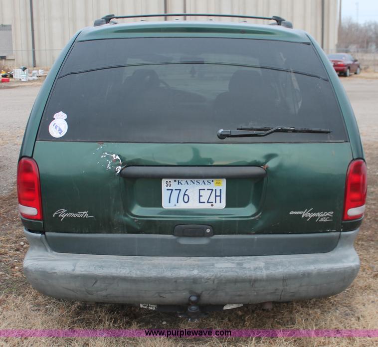 image for item V9215 1996 Plymouth Grand Voyager SE van
