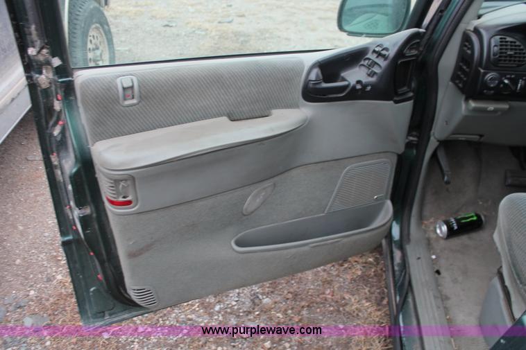 image for item V9215 1996 Plymouth Grand Voyager SE van