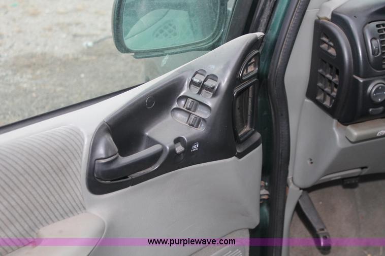 image for item V9215 1996 Plymouth Grand Voyager SE van