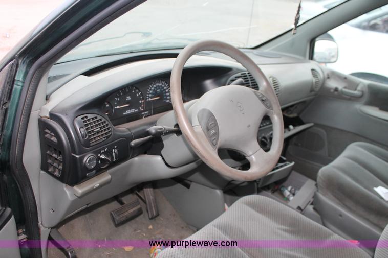 image for item V9215 1996 Plymouth Grand Voyager SE van