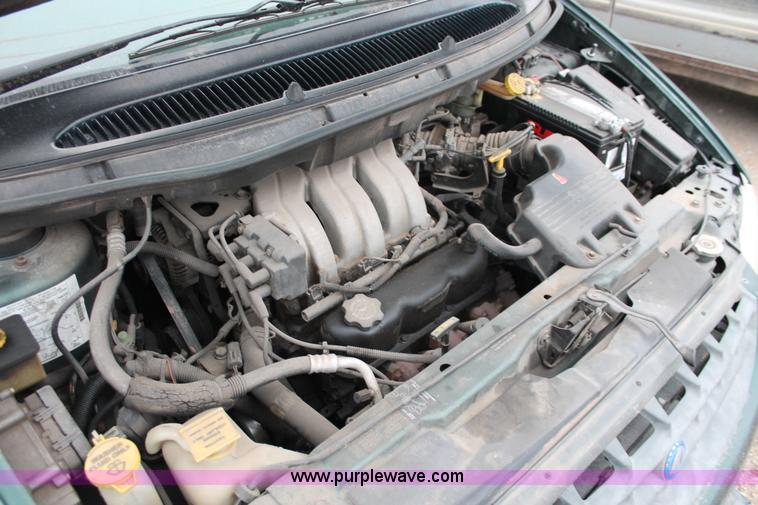 image for item V9215 1996 Plymouth Grand Voyager SE van