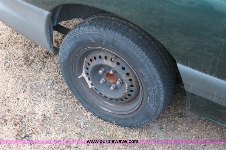 image for item V9215 1996 Plymouth Grand Voyager SE van