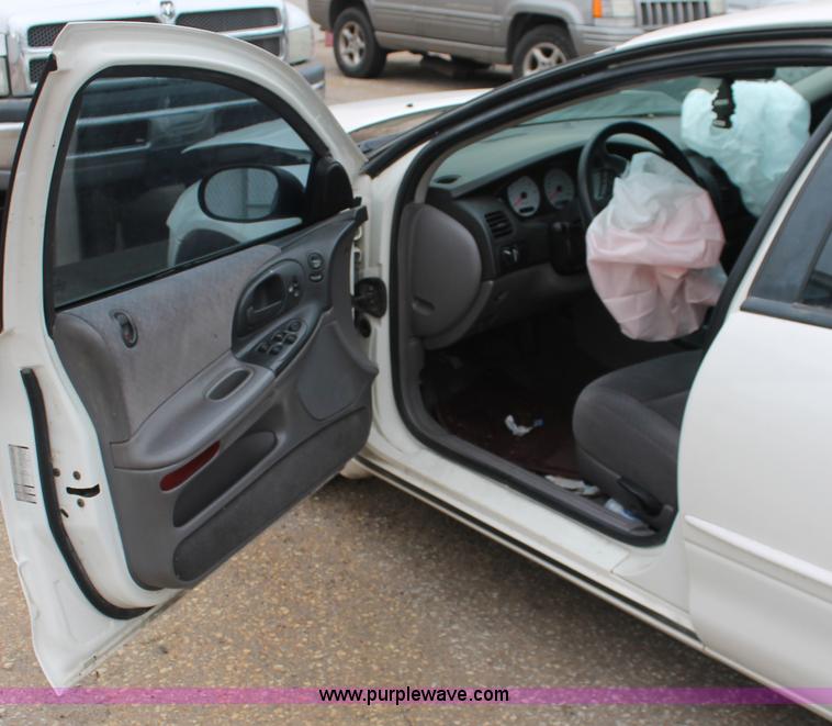 image for item V9218 2000 Dodge Intrepid