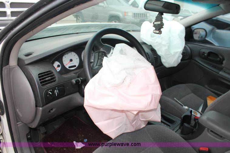 image for item V9218 2000 Dodge Intrepid