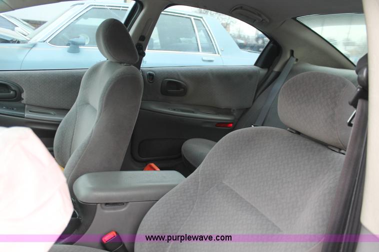 image for item V9218 2000 Dodge Intrepid