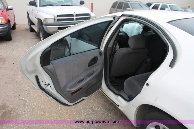 image for item V9218 2000 Dodge Intrepid