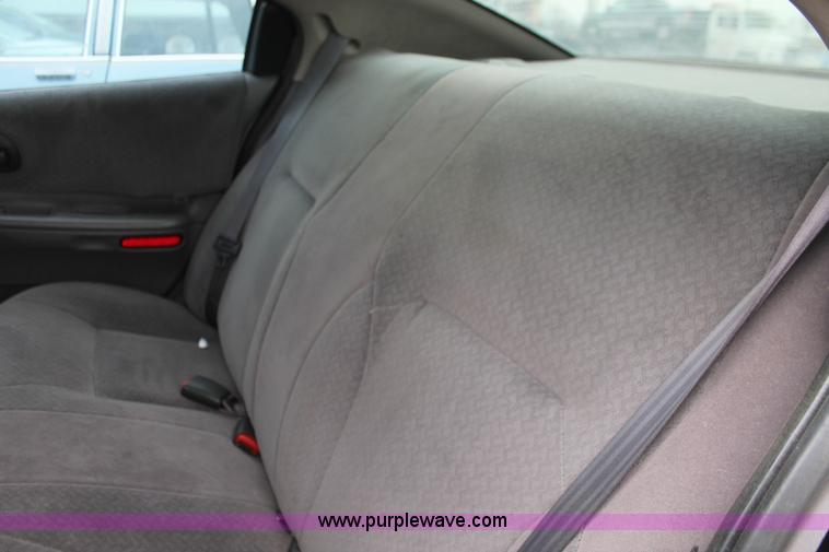 image for item V9218 2000 Dodge Intrepid