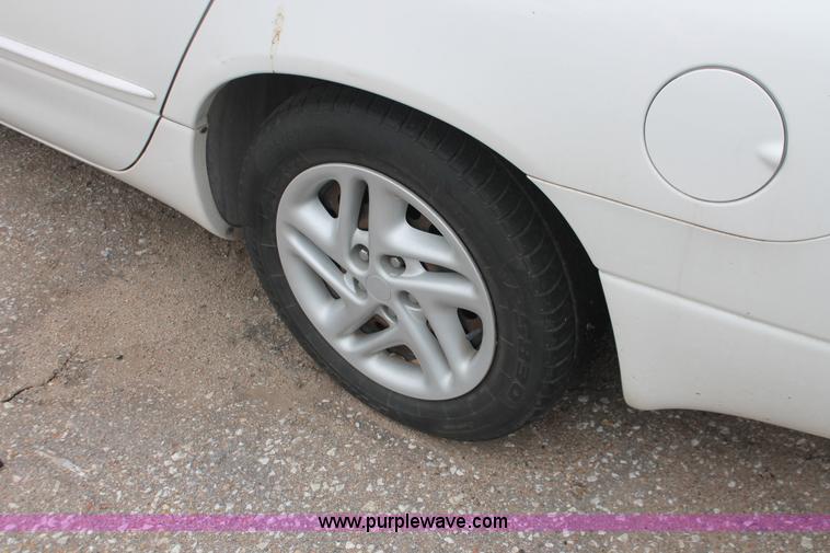 image for item V9218 2000 Dodge Intrepid