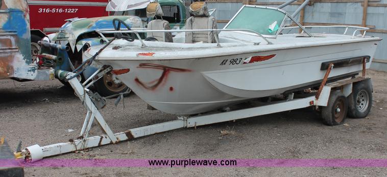 image for item V9219 1967 Chrysler 17' boat