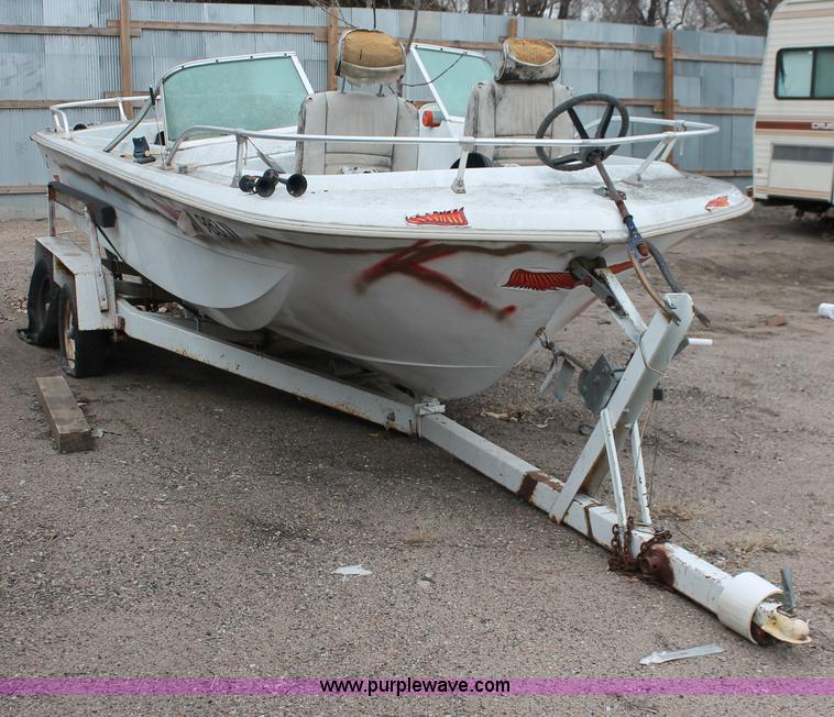 image for item V9219 1967 Chrysler 17' boat