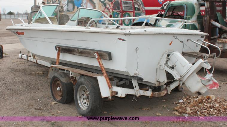 image for item V9219 1967 Chrysler 17' boat