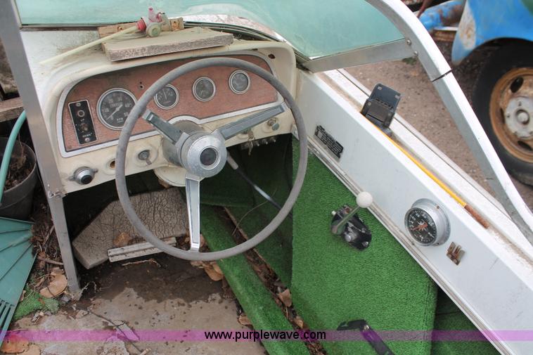 image for item V9219 1967 Chrysler 17' boat