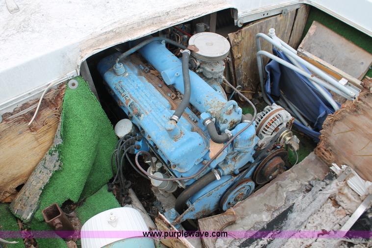 image for item V9219 1967 Chrysler 17' boat