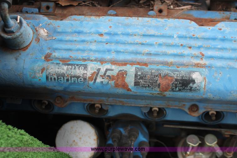 image for item V9219 1967 Chrysler 17' boat