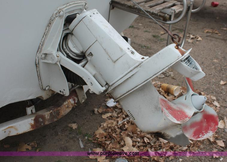 image for item V9219 1967 Chrysler 17' boat