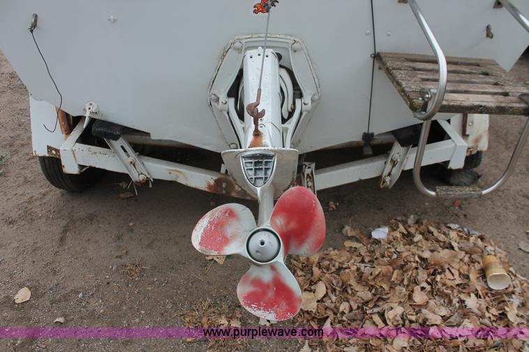 image for item V9219 1967 Chrysler 17' boat