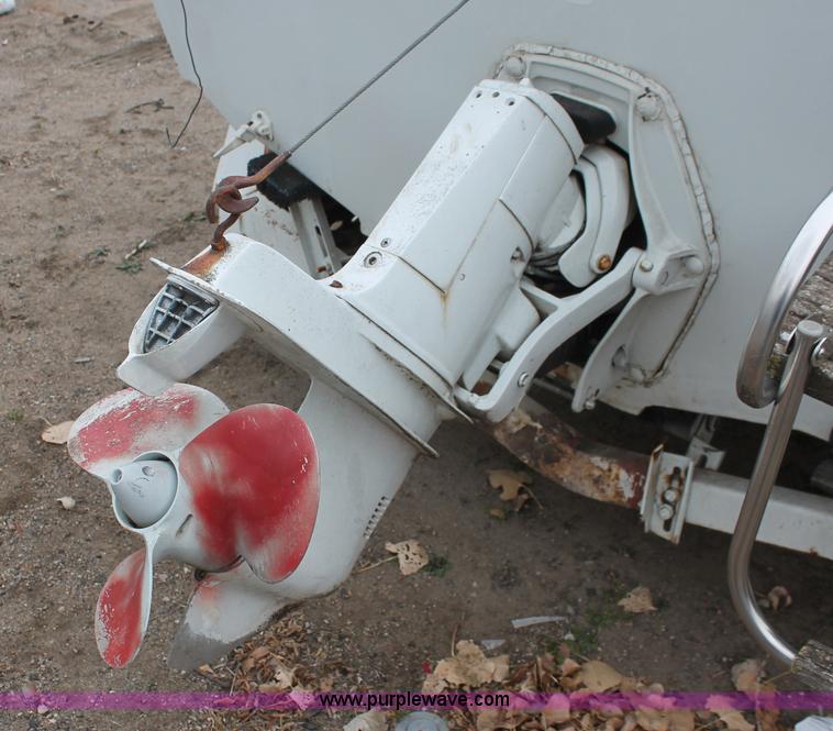 image for item V9219 1967 Chrysler 17' boat