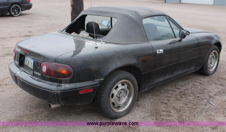 image for item V9220 1996 Mazda MX-5 Miata convertible
