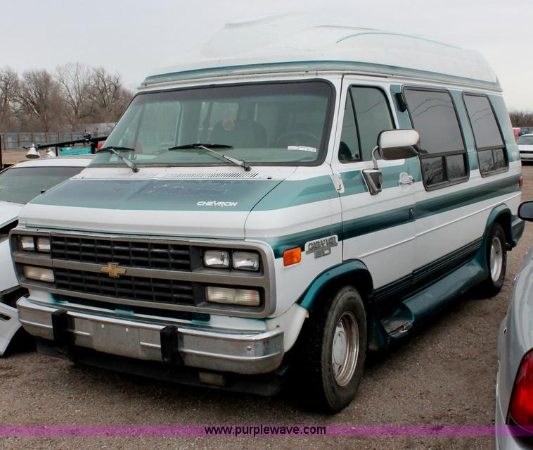 image for item V9221 1993 Chevrolet G30 Sport van