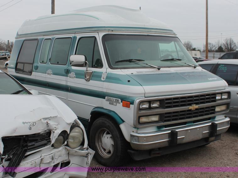 image for item V9221 1993 Chevrolet G30 Sport van
