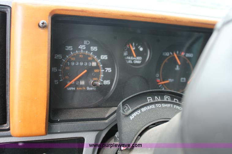 image for item V9221 1993 Chevrolet G30 Sport van