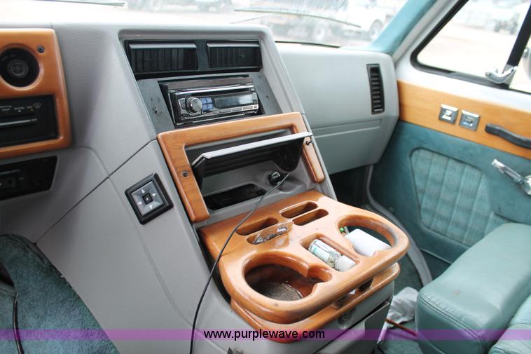image for item V9221 1993 Chevrolet G30 Sport van