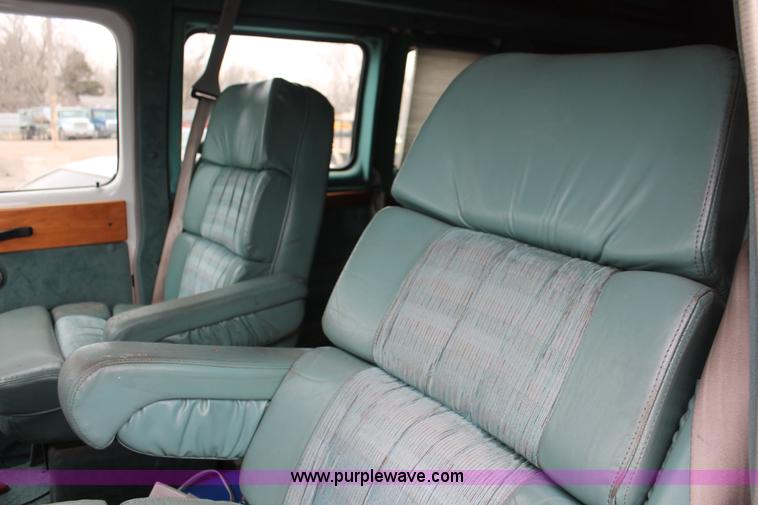 image for item V9221 1993 Chevrolet G30 Sport van