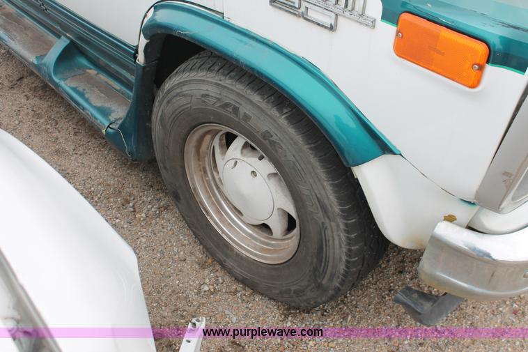 image for item V9221 1993 Chevrolet G30 Sport van