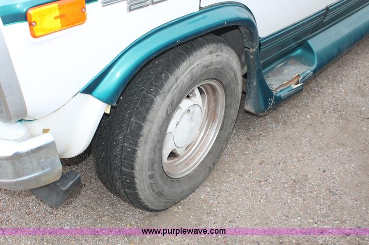 image for item V9221 1993 Chevrolet G30 Sport van