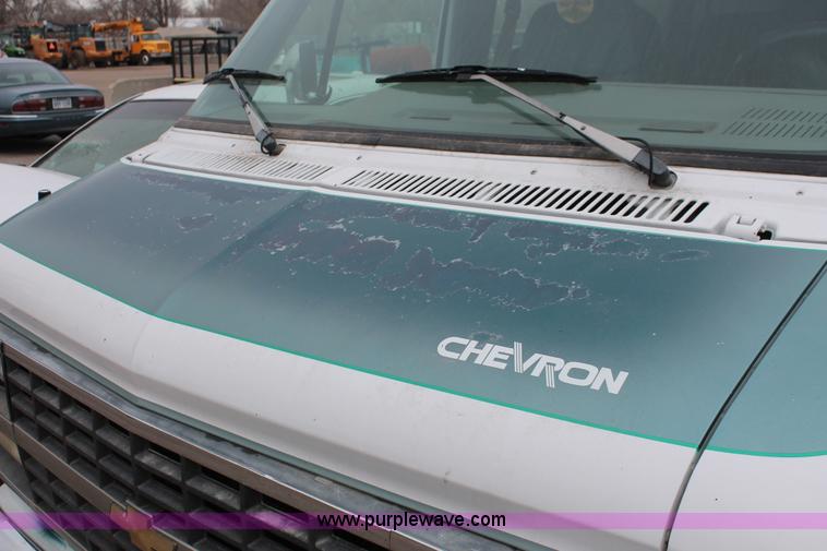 image for item V9221 1993 Chevrolet G30 Sport van