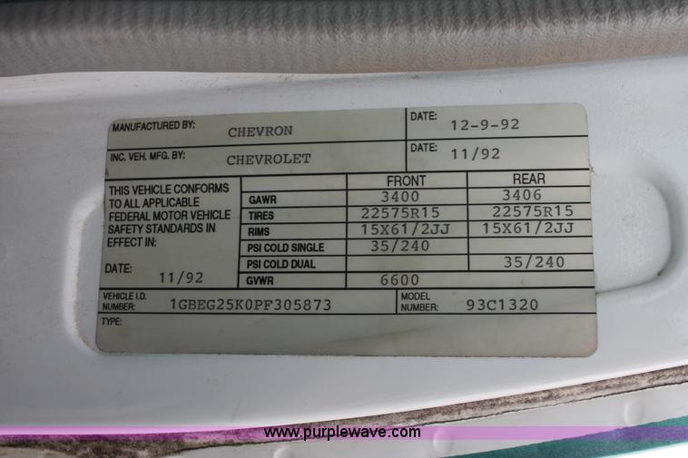 image for item V9221 1993 Chevrolet G30 Sport van