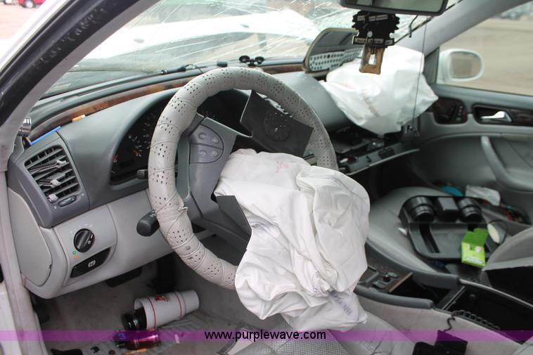 image for item V9222 2000 Mercedes Benz CLK320