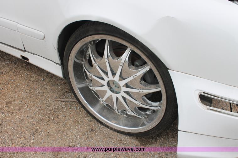 image for item V9222 2000 Mercedes Benz CLK320