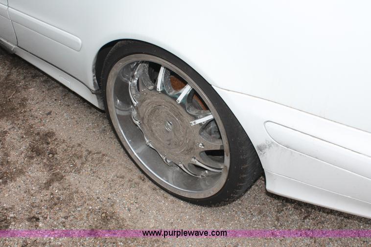 image for item V9222 2000 Mercedes Benz CLK320