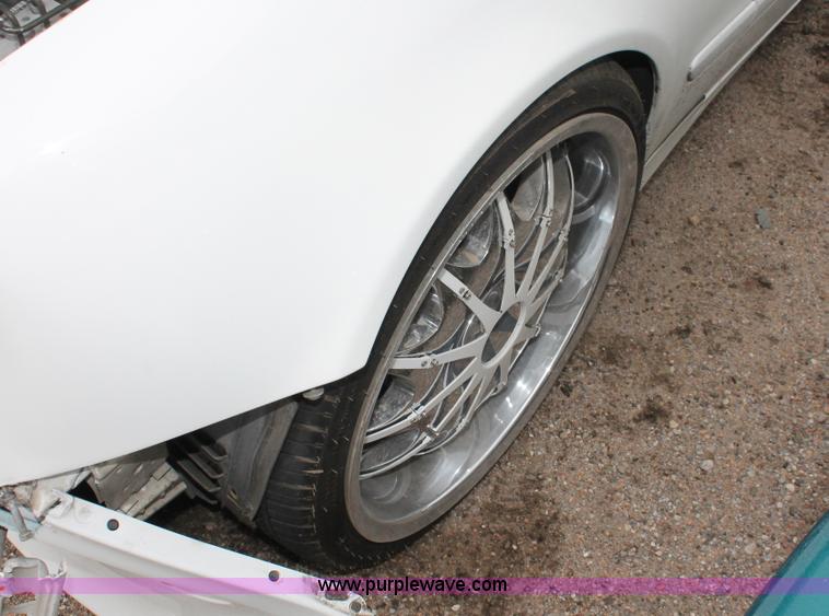image for item V9222 2000 Mercedes Benz CLK320
