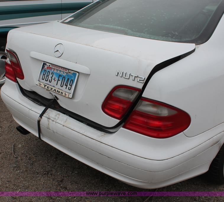 image for item V9222 2000 Mercedes Benz CLK320