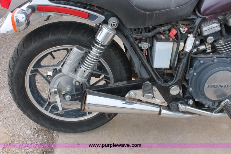 image for item V9223 1982 Honda VF750C motorcycle