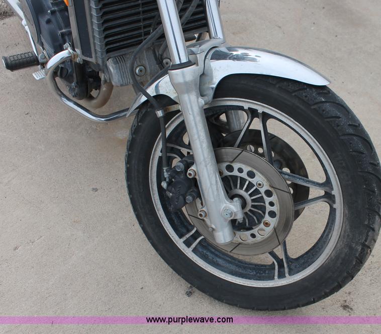 image for item V9223 1982 Honda VF750C motorcycle