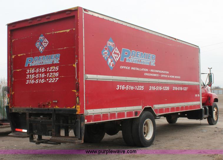 image for item V9225 1997 GMC C6500 box truck
