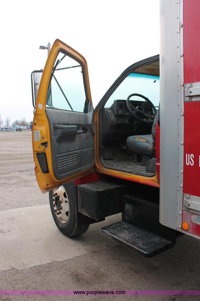 image for item V9225 1997 GMC C6500 box truck
