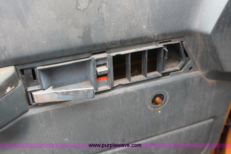 image for item V9225 1997 GMC C6500 box truck