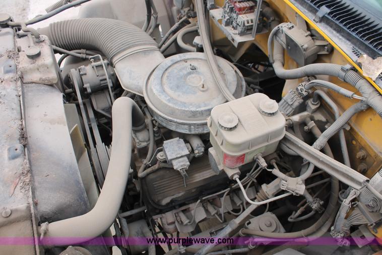 image for item V9225 1997 GMC C6500 box truck