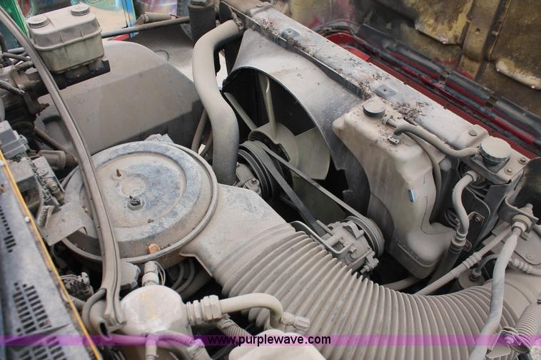 image for item V9225 1997 GMC C6500 box truck