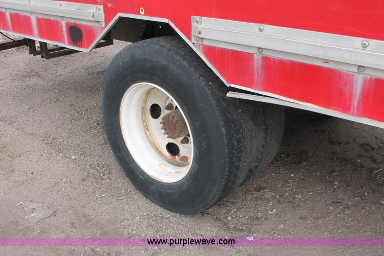 image for item V9225 1997 GMC C6500 box truck