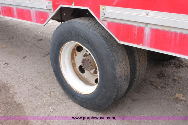 image for item V9225 1997 GMC C6500 box truck